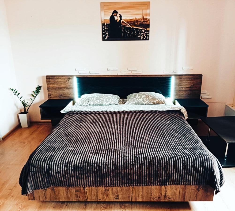 Studio Apartments In Center New 5 Floor Без Ліфту イヴァーノ＝フランキーウシク エクステリア 写真